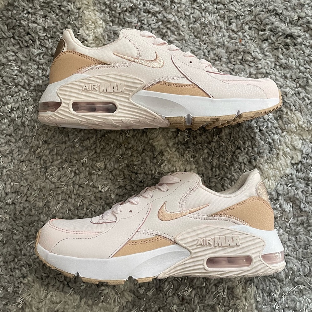 NEW women’s Nike Air Max Excee sneakers - pink/white 600